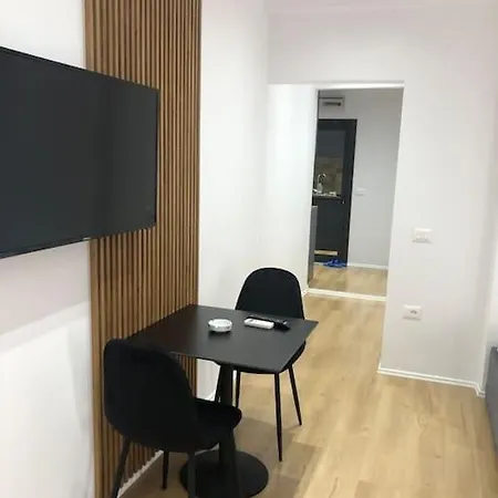 Bazaar Tirana- City Center 4 *